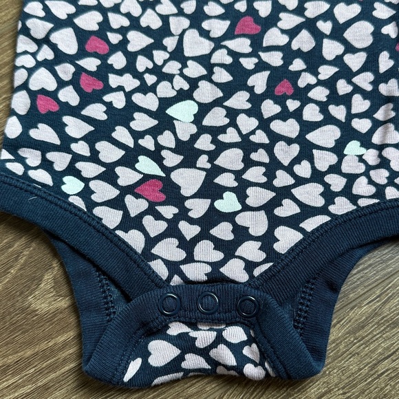 💗Joe Fresh Onesie 3-6 Months - Picture 5 of 6